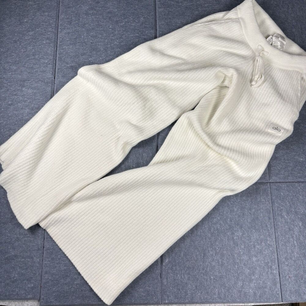 Alo Yoga Snuggle Up Sweater High-Waist Wide Leg Pant Womens XXS 2XS Cream Ivory - Picture 2 of 15
